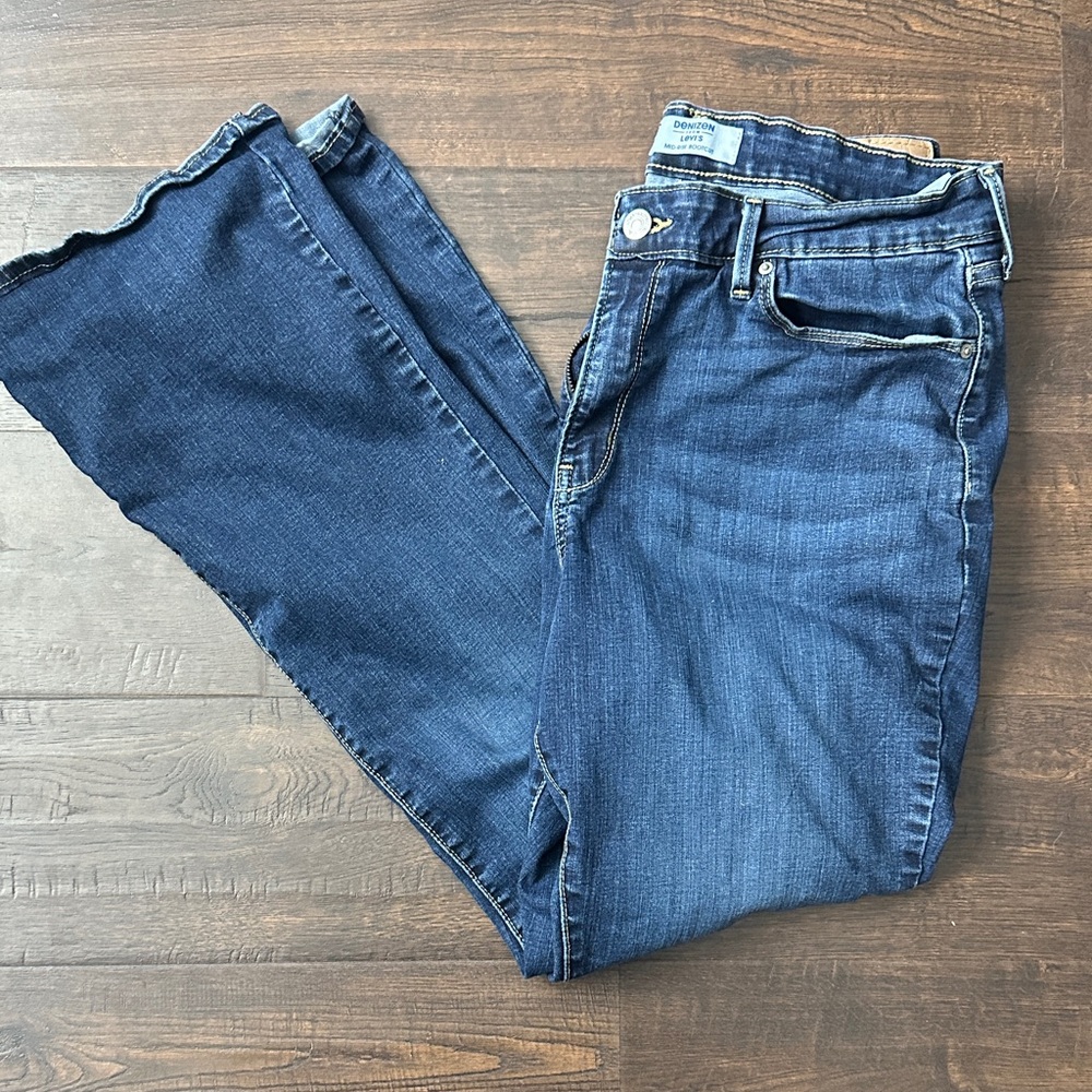 Levi's Dark Blue Bootcut Jeans #b34